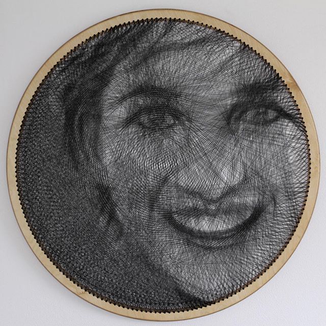 Потрясающие портреты, сделанные одной нитью на пяльцах