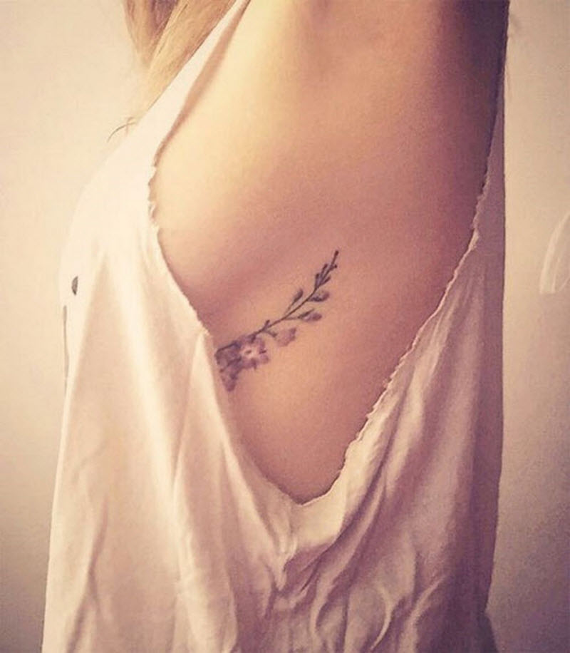 Sideboob tattoo: новая модная тенденция татуировок среди девушек