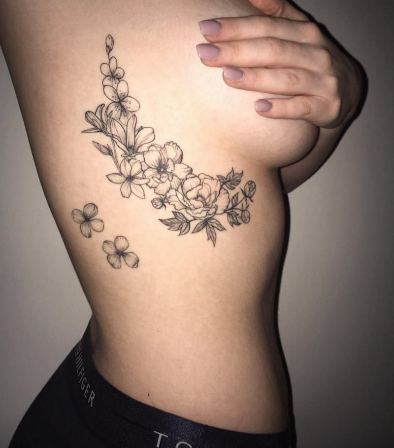Sideboob tattoo: новая модная тенденция татуировок среди девушек