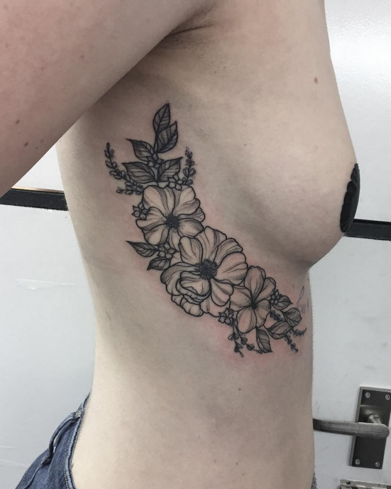 Sideboob tattoo: новая модная тенденция татуировок среди девушек