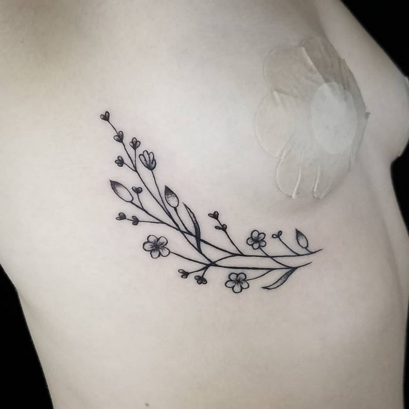 Sideboob tattoo: новая модная тенденция татуировок среди девушек