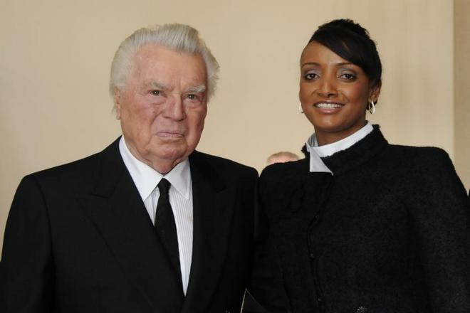 Русскую модель Playboy посадили в тюрьму за незадекларированные подарки 90-летнего любовника