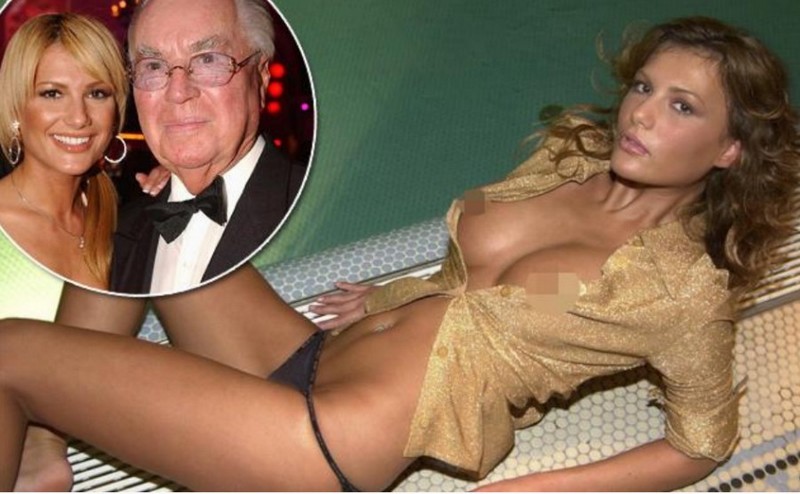 Русскую модель Playboy посадили в тюрьму за незадекларированные подарки 90-летнего любовника