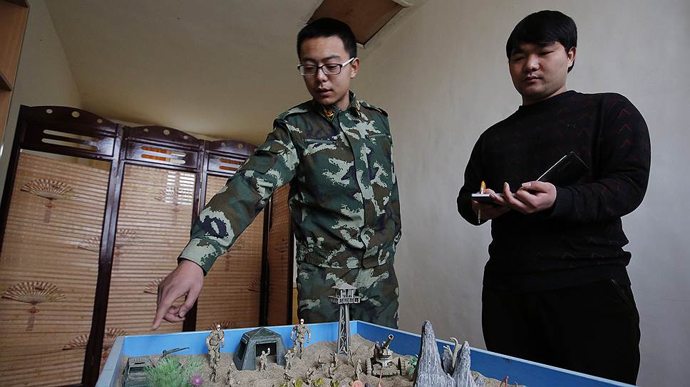 В Китае с интернет-зависимостью борются строевой подготовкой