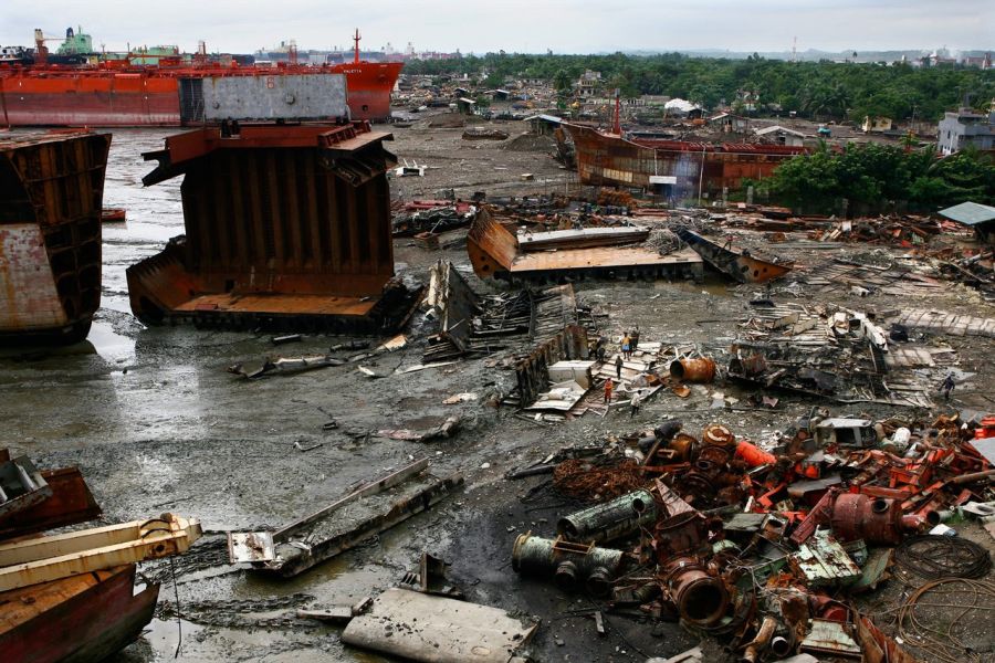 Кладбище кораблей в Читтагонге