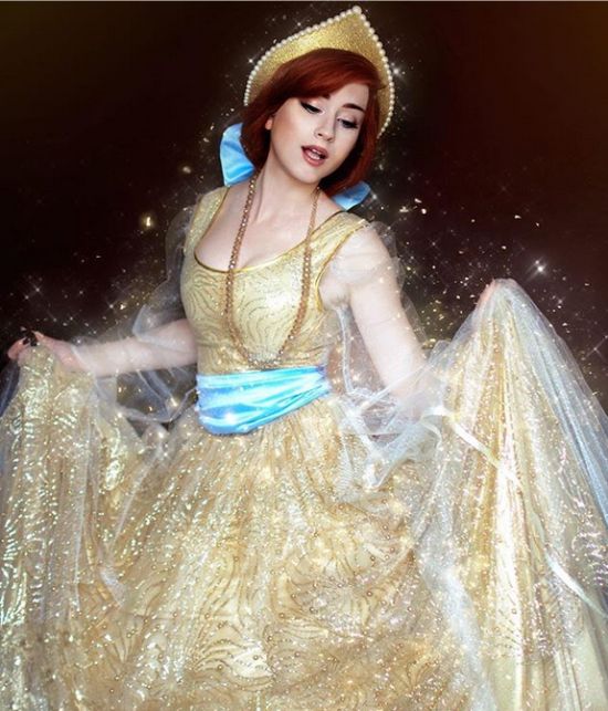 Образы девушки, которую прозвали 'королевой косплея'