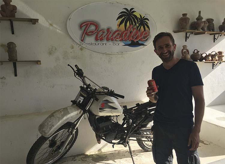 На руинах особняка Пабло Эскобара теперь играют в пейнтбо