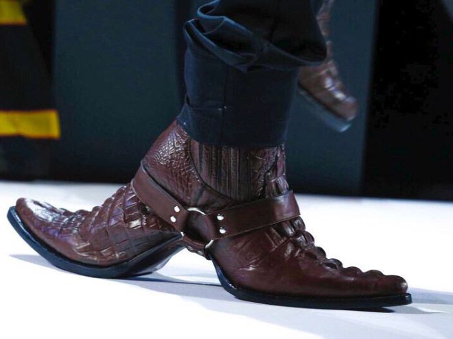 Новое уродство от модельера - двуликие ковбойские сапоги