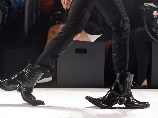 Новое уродство от модельера - двуликие ковбойские сапоги