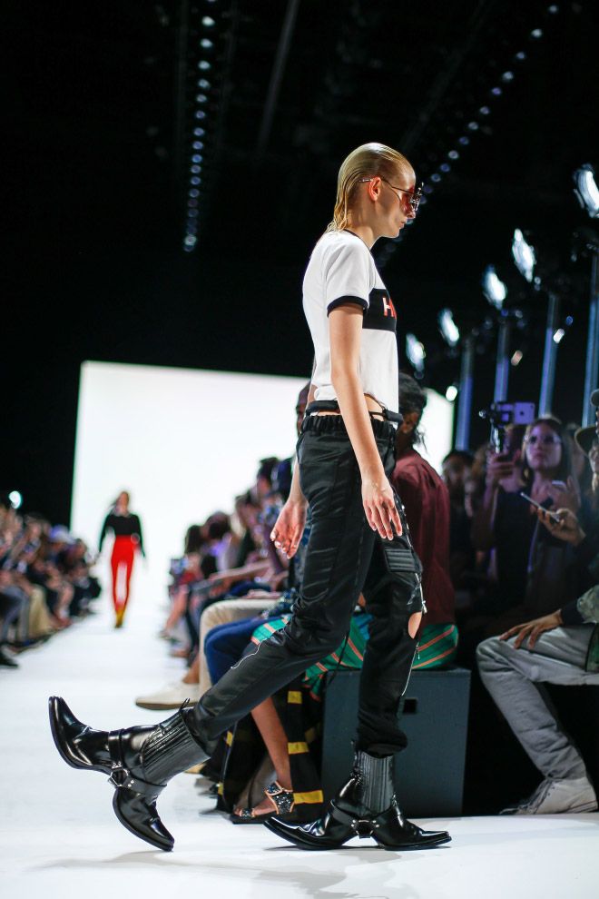 Новое уродство от модельера - двуликие ковбойские сапоги