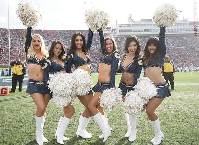 Очаровательная чирлидерша НФЛ Шелби Ковач