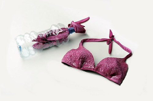 10 удачных примеров одежды и аксессуаров из мусора 10 удачных примеров одежды и аксессуаров из мусора