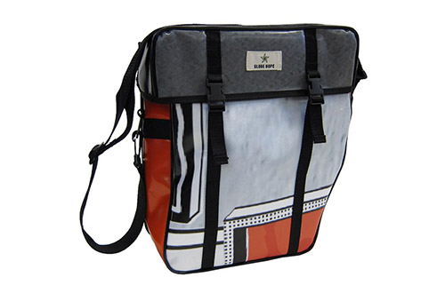 10 удачных примеров одежды и аксессуаров из мусора 10 удачных примеров одежды и аксессуаров из мусора