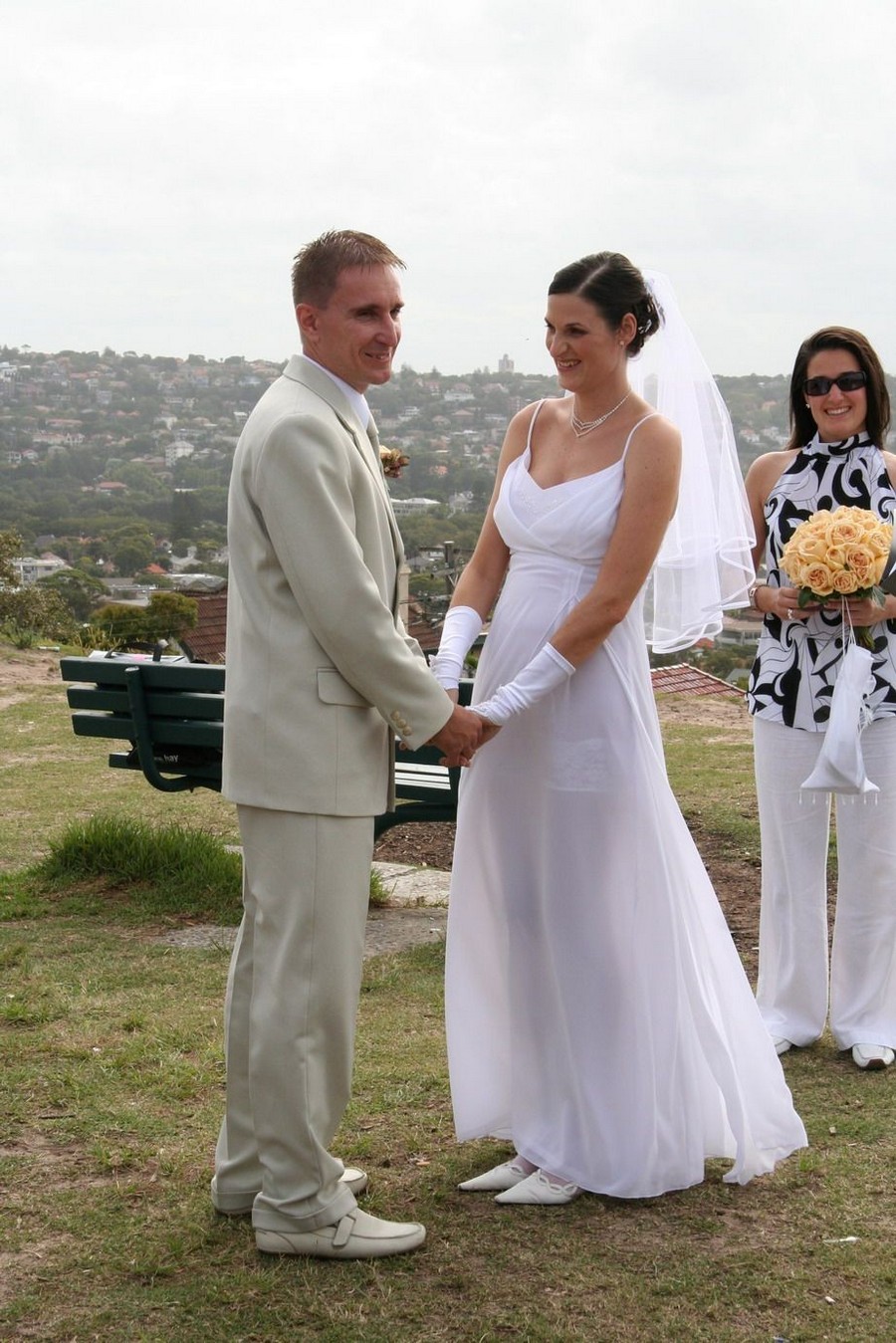 Девушки в прозрачных нарядах