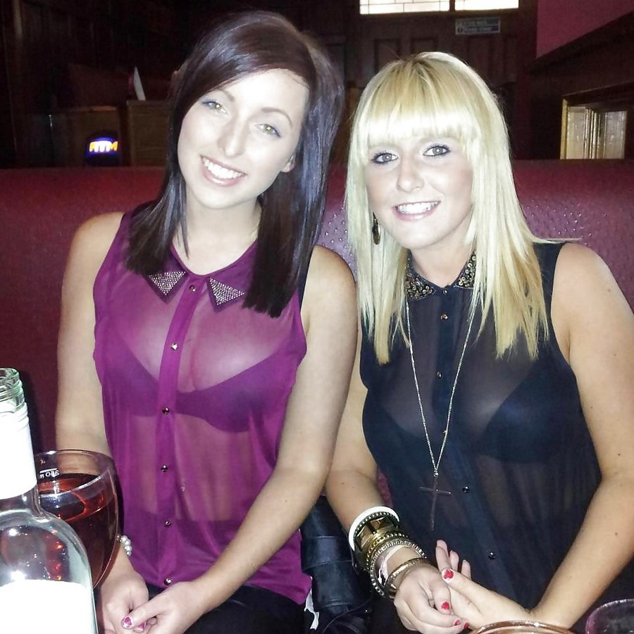 Девушки в прозрачных нарядах