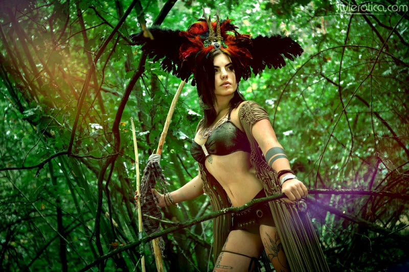 Обнажение девушек в общественных местах