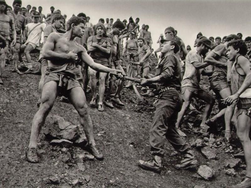 Бразильский золотой карьер напоминает шахты Мордора