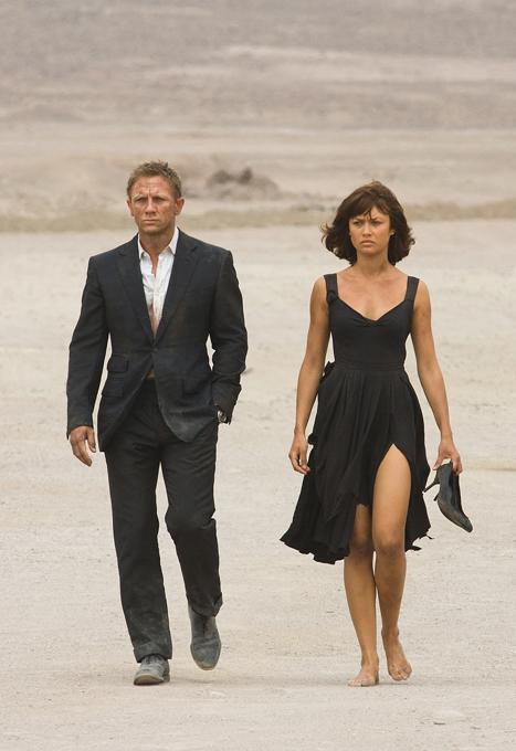 Самые сексуальные девушки Джеймса Бонда (14 фото)