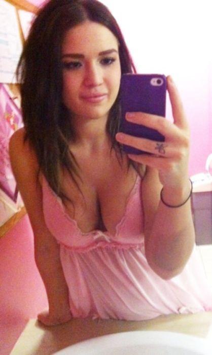 Девушки, которые фотографируют сами себя (40 фото)