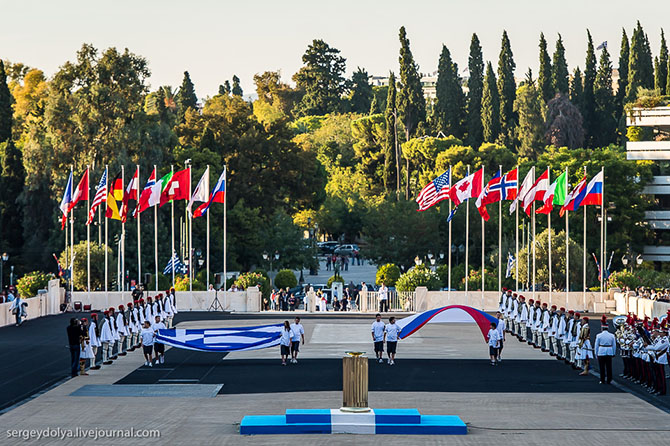 Путь Олимпийского огня из Греции в Москву Путь Олимпийского огня из Греции в Москву