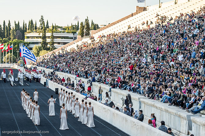 Путь Олимпийского огня из Греции в Москву Путь Олимпийского огня из Греции в Москву