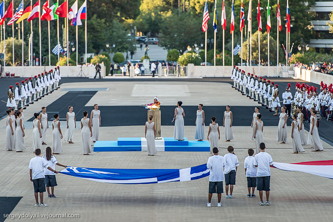 Путь Олимпийского огня из Греции в Москву Путь Олимпийского огня из Греции в Москву