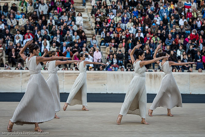 Путь Олимпийского огня из Греции в Москву Путь Олимпийского огня из Греции в Москву