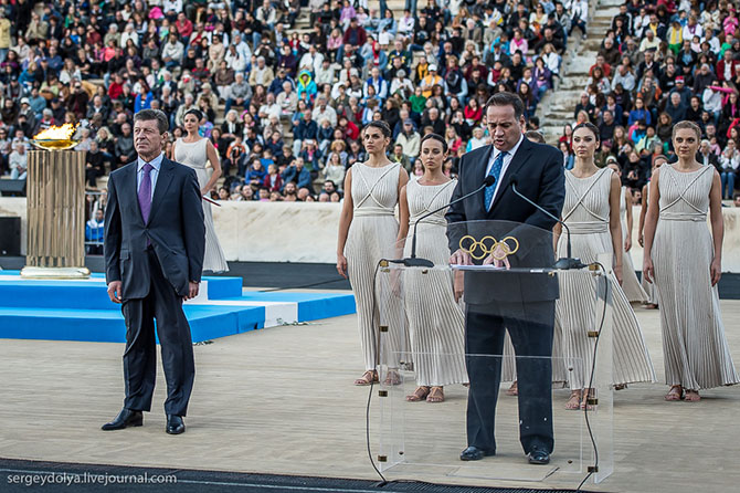 Путь Олимпийского огня из Греции в Москву Путь Олимпийского огня из Греции в Москву