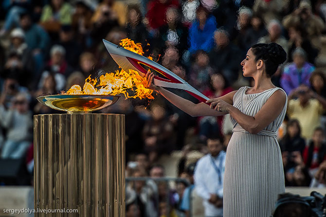 Путь Олимпийского огня из Греции в Москву Путь Олимпийского огня из Греции в Москву