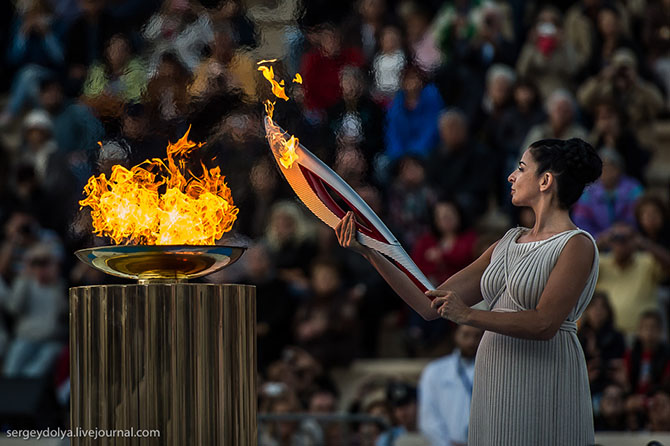 Путь Олимпийского огня из Греции в Москву Путь Олимпийского огня из Греции в Москву