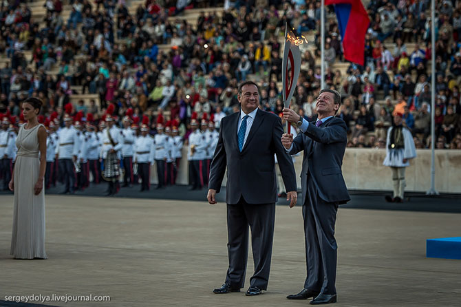 Путь Олимпийского огня из Греции в Москву Путь Олимпийского огня из Греции в Москву