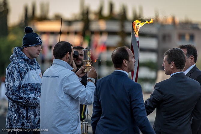 Путь Олимпийского огня из Греции в Москву Путь Олимпийского огня из Греции в Москву