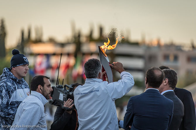 Путь Олимпийского огня из Греции в Москву Путь Олимпийского огня из Греции в Москву