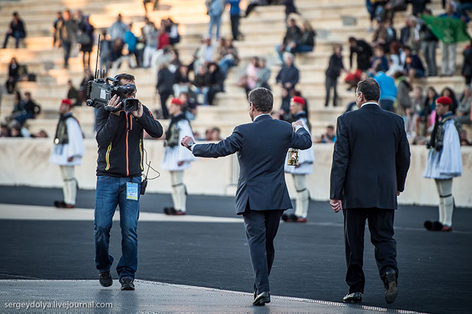 Путь Олимпийского огня из Греции в Москву Путь Олимпийского огня из Греции в Москву