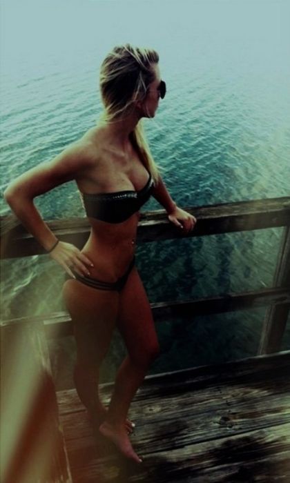 Девушки в бикини