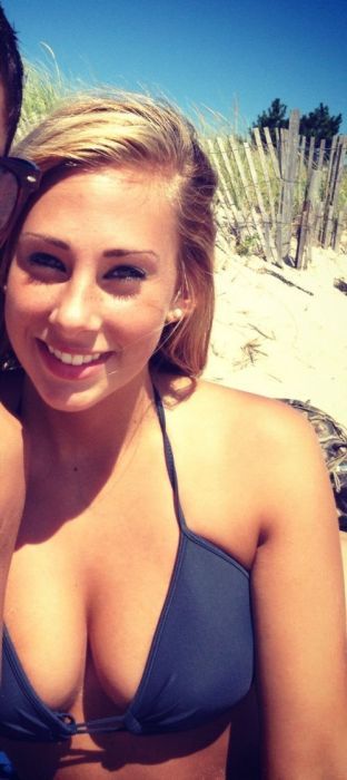 Девушки в бикини