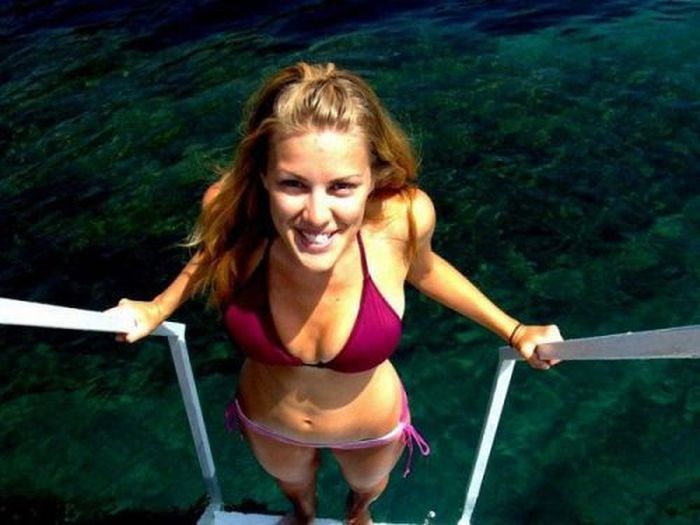 Девушки в бикини