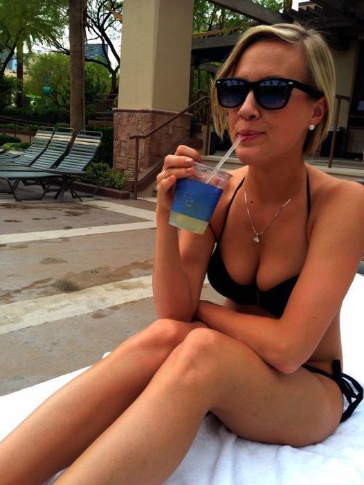 Девушки в бикини