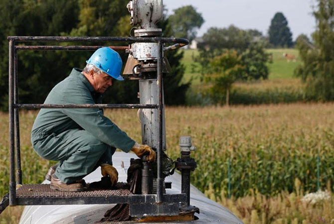 Экскурсия по Музею нефти во Франции (13 фото)