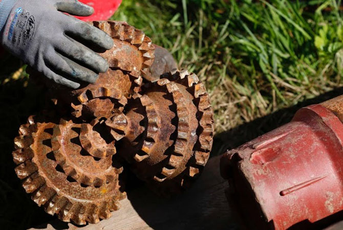 Экскурсия по Музею нефти во Франции (13 фото)