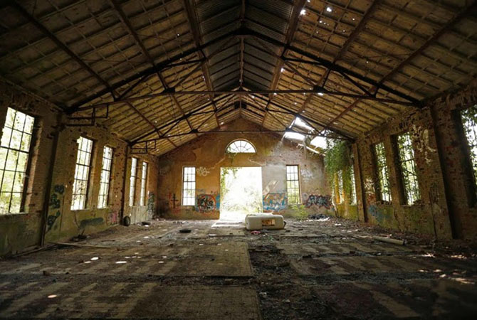 Экскурсия по Музею нефти во Франции (13 фото)