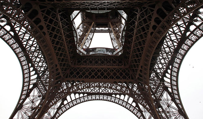 Как выглядит новый стеклянный пол Эйфелевой башни (16 фото)