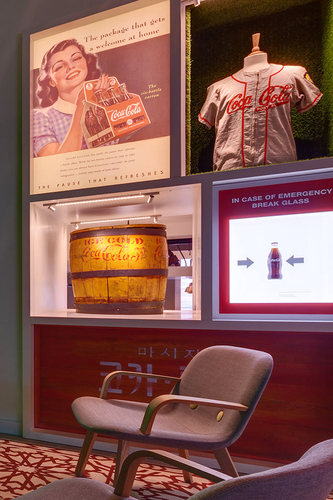 Жизнерадостный офис Coca-Cola в Лондоне (17 фото)