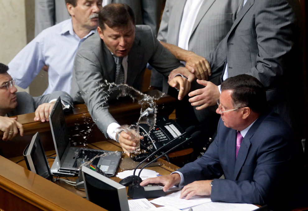 Бои в Верховной Раде Украины