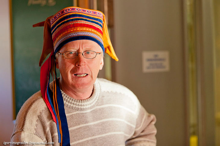 В поисках Санта Клауса у северных оленей и сибирских хаски.