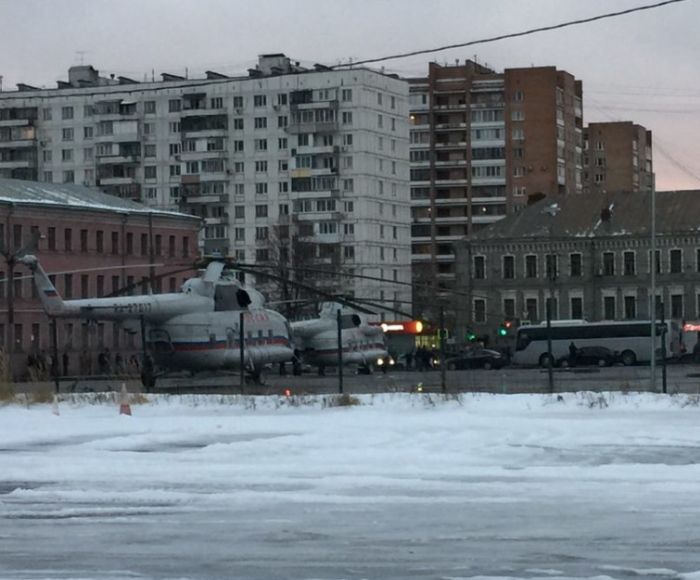 Вертолет Дмитрия Медведева у станции метро «Бауманская»