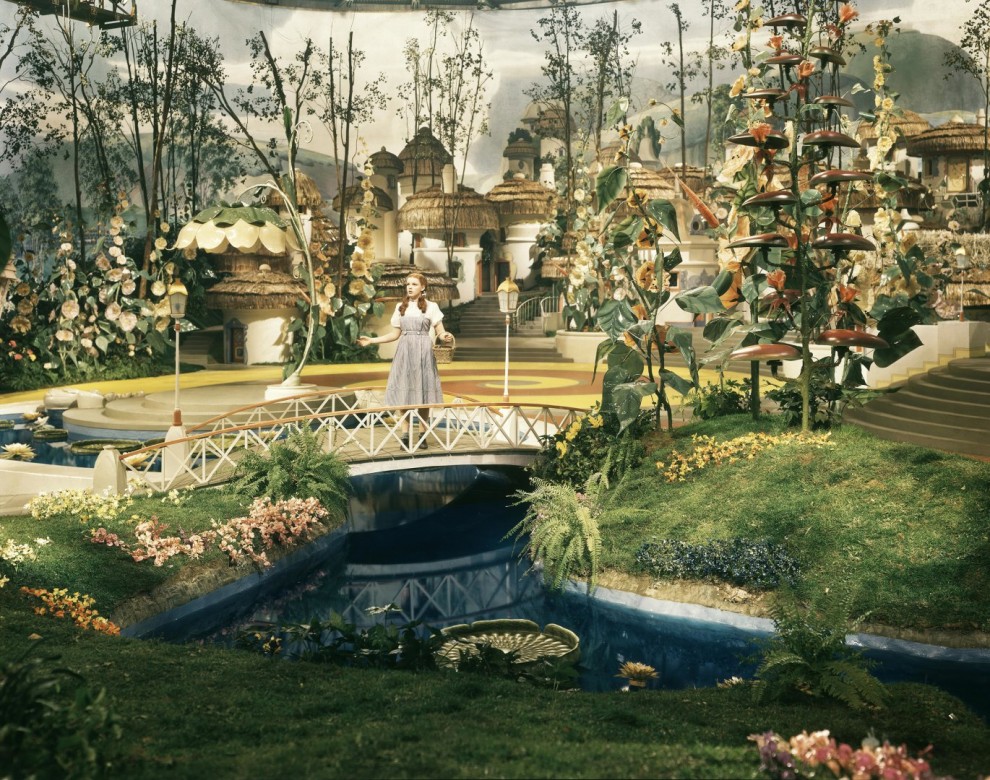 Рисованные декорации, на фоне которых снимались классические голливудские фильмы