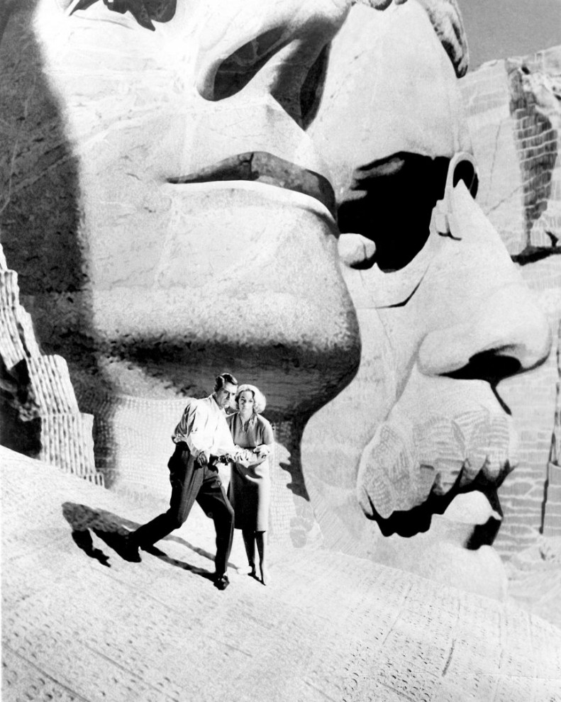 Рисованные декорации, на фоне которых снимались классические голливудские фильмы