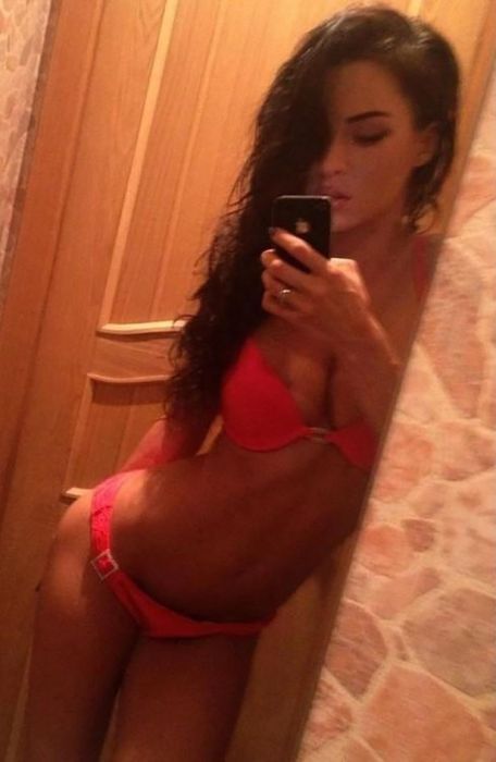 Девчонки в бикини (41 фото)