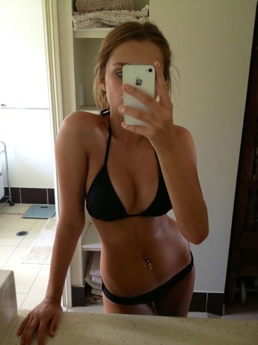 Девчонки в бикини